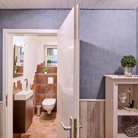 아파트 Kunst Apartment, Mit Hundertwasserbad Und Terrasse, Hund Willkommen! 글레트지일